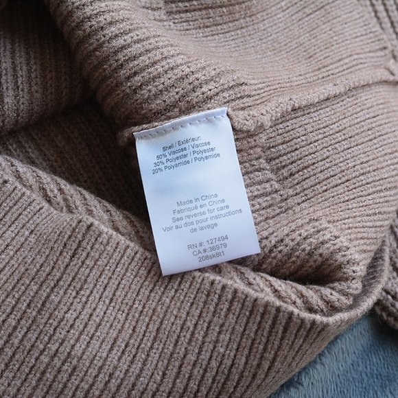 BNWT Heartloom Sweater - Picture 5 of 6